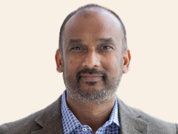 Wensley J. Herbert – Vicepresidente principal de Reclamos de Propiedad y Accidentes